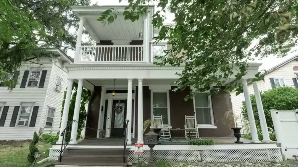 Newtonville House | Book a Hauntingly Memorable Stay at The Enslin House: Haunted House in UpstateNY