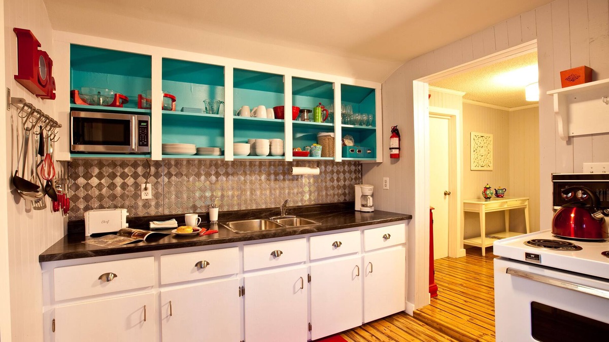 Timiskaming District House | Book a home rental as a hotel alternative for your next vacation in Haileybury.