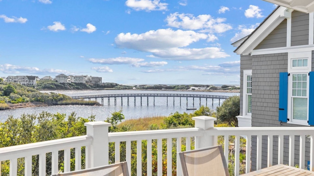 WaterSound Beach House | Book for Summer Vacation! Lake Views! Golf Cart! Watersound Bridges! 4 Adult Bikes!