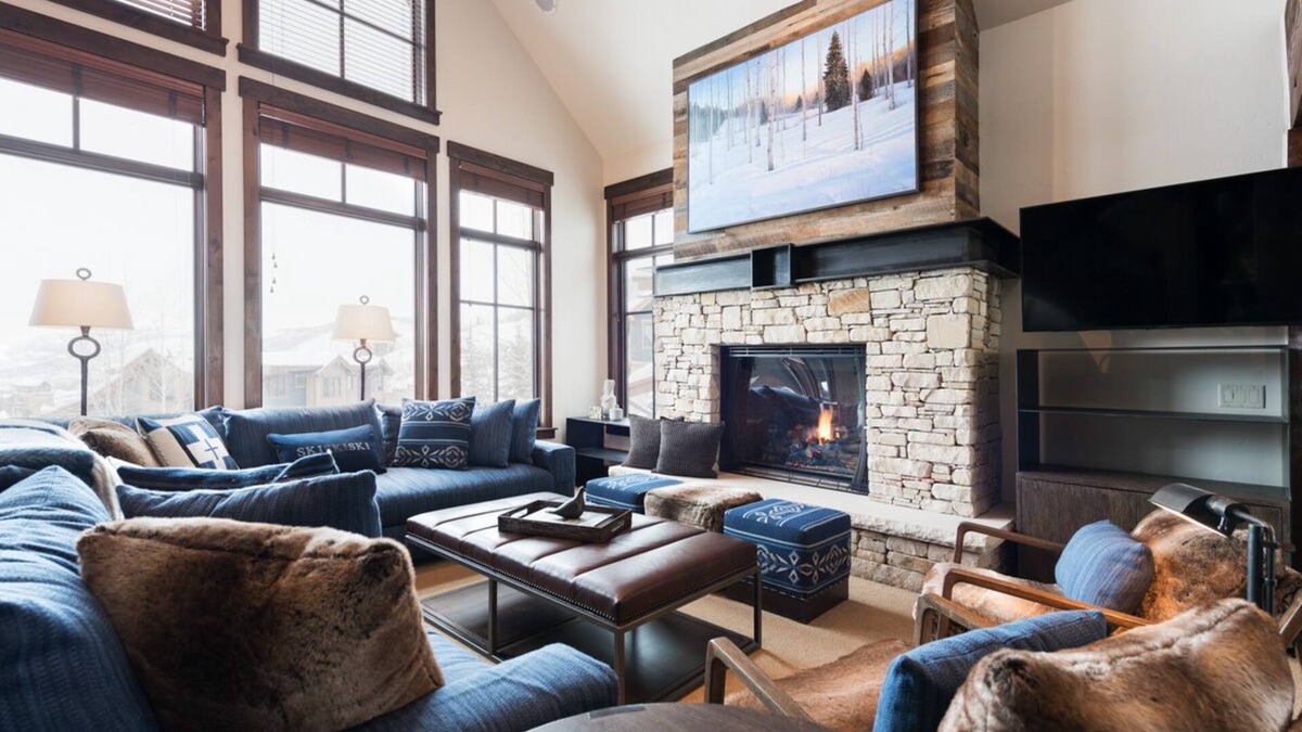 North Park City Cottage | Book for Winter! Cottage with Ski-in/Ski-out Access, Hot Tub and Theatre Room!