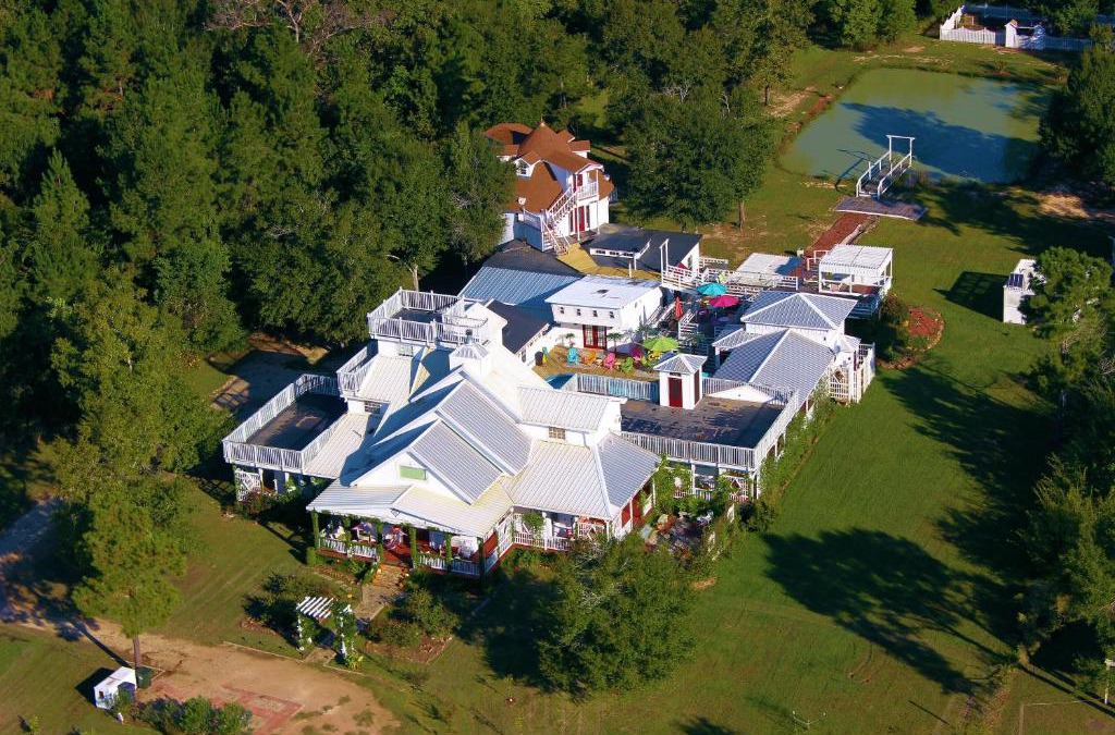 Voth Bed & Breakfast | Book Nook Inn