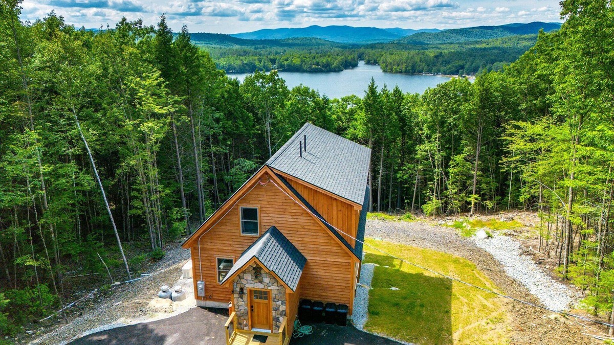 Bryant Pond Cabin | BOOK NOW! AMAZING Views! HotTub! EV Charger! A/C!