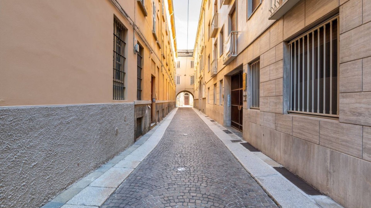 Parma City Centre Apartment | BOOK NOW! Apt x4 a 1 min walk from Duomo of Parma
