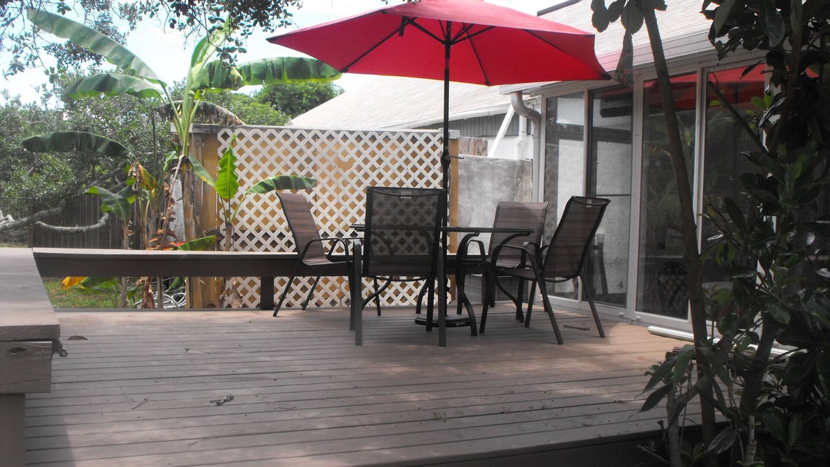 Vilano Beach House | BOOK NOW! FALL DISCOUNT: St. Augustine Townhouse for 2 nr Beach, Non-smoking