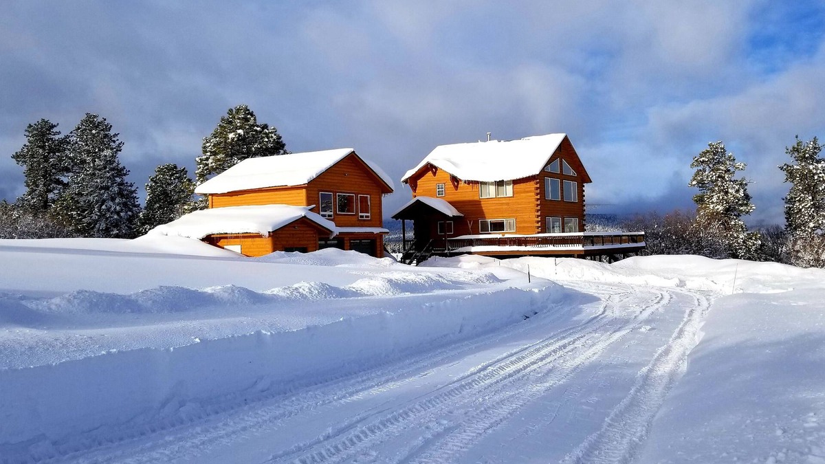 Pagosa Springs House | Book now for hunting and ski seasons. Huge mountain views!