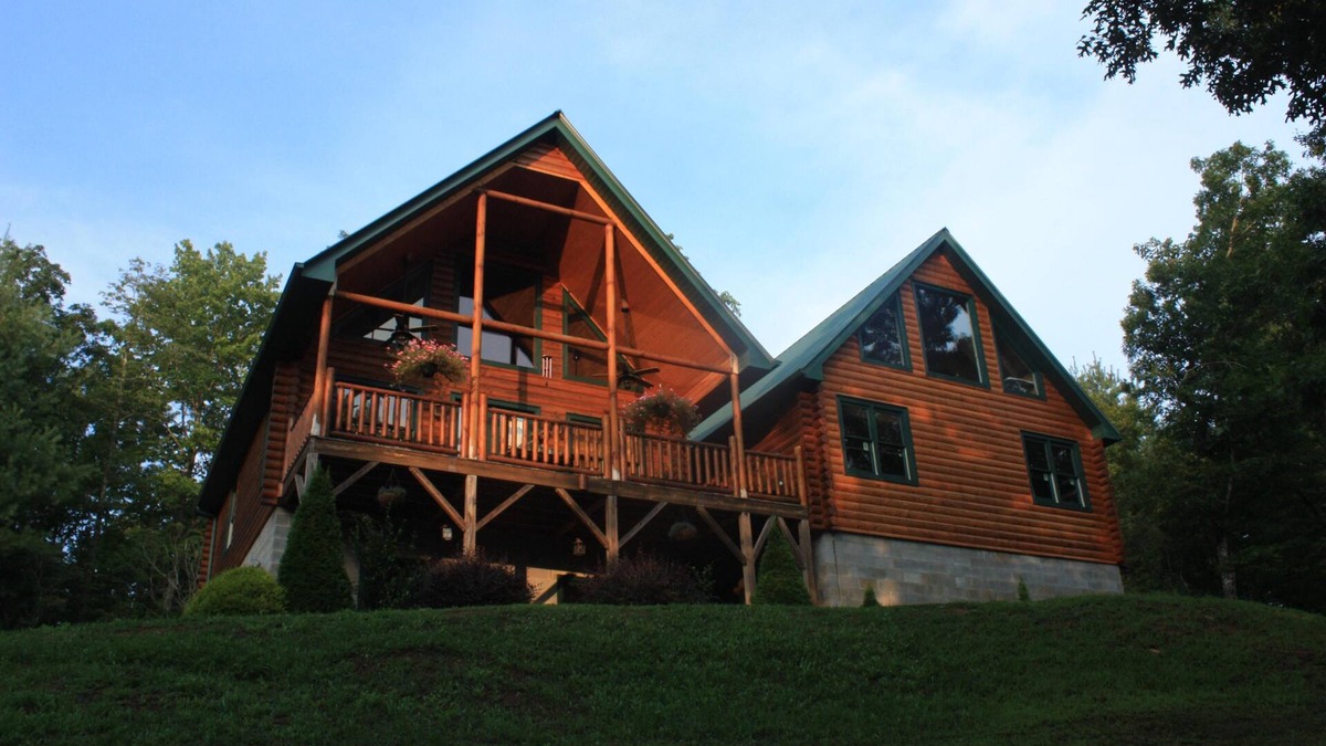 Franklin Cabin | Book Now to Enjoy a Beautiful Weekend in the Mountains!
