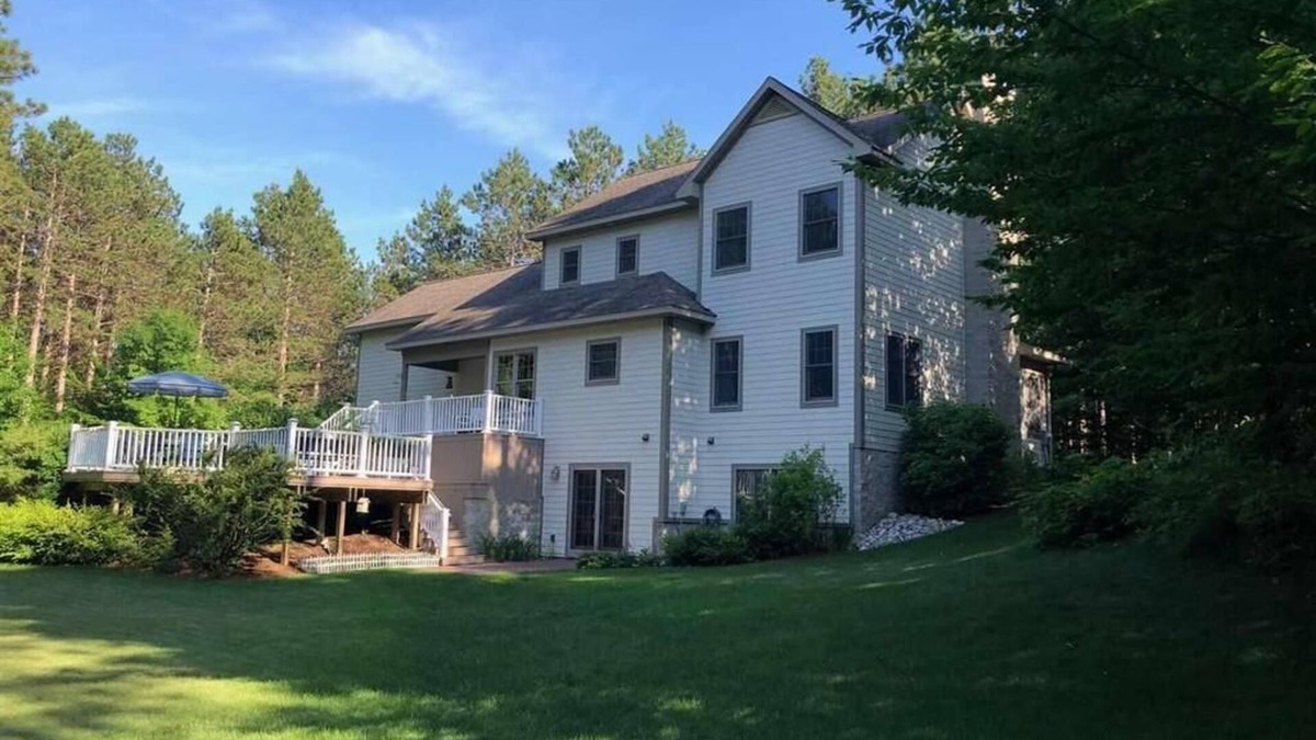 Empire House | Book The Timber Lodge for summer 2026 now!