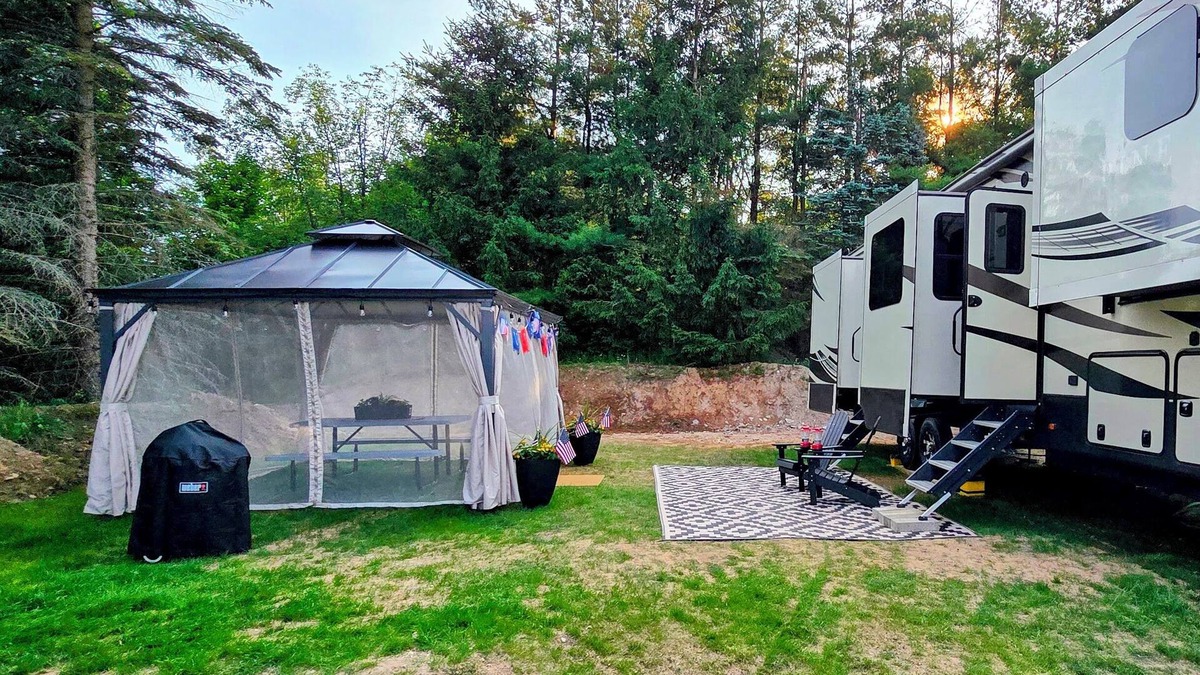 Boyne City House | Book Your Adventure in this Ultra Comfy, Luxury RV on 10 Acres. Bring your Pup!