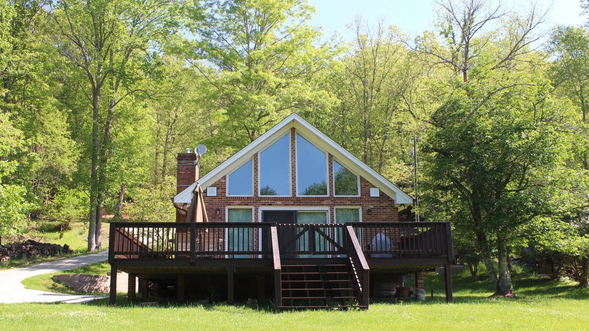 Grassy Creek Cottage | Book Your August Cabin Retreat Before It's Gone @ Riverside Escape