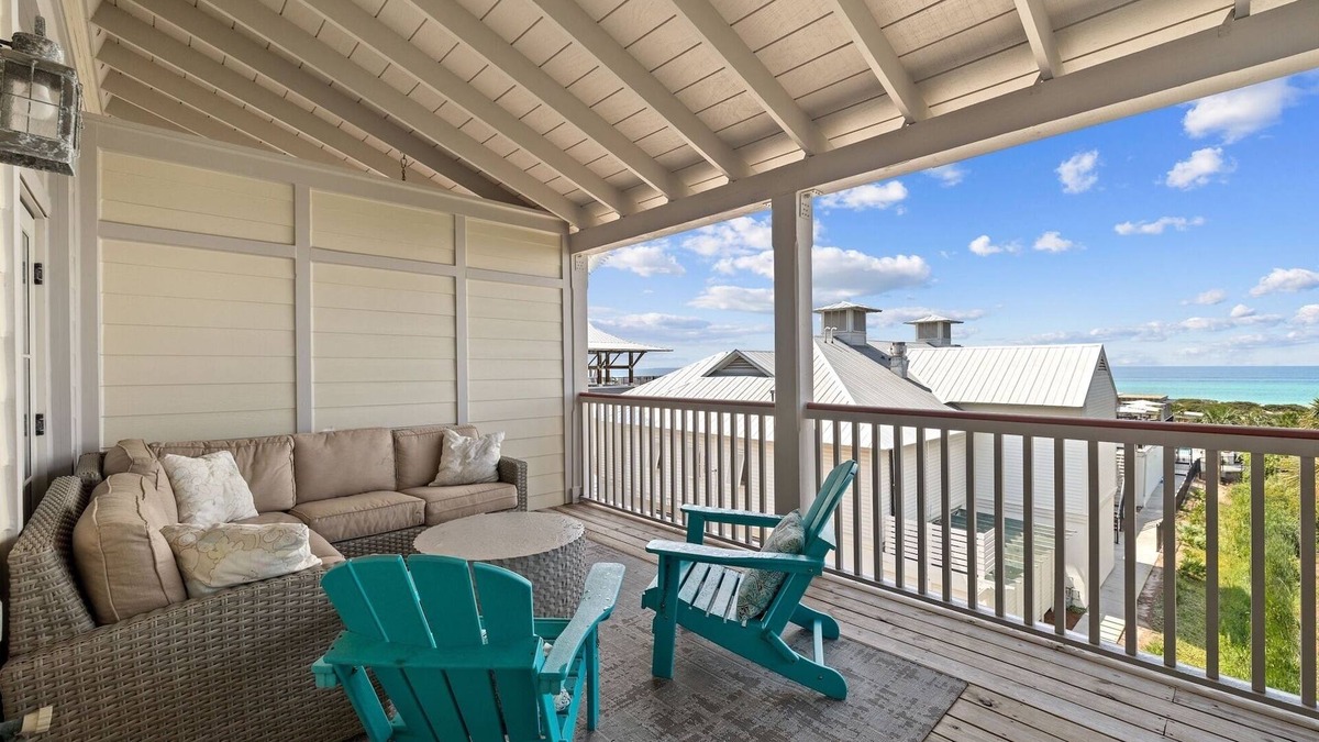Beach District Condo | Book Your Fall Getaway Now! Beach District - Balcony Gulf Views! 3 Adult Bikes!