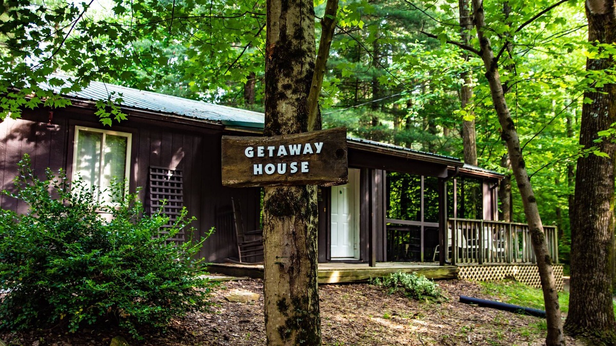 Carbon Hill Cabin | Book Your Getaway Now