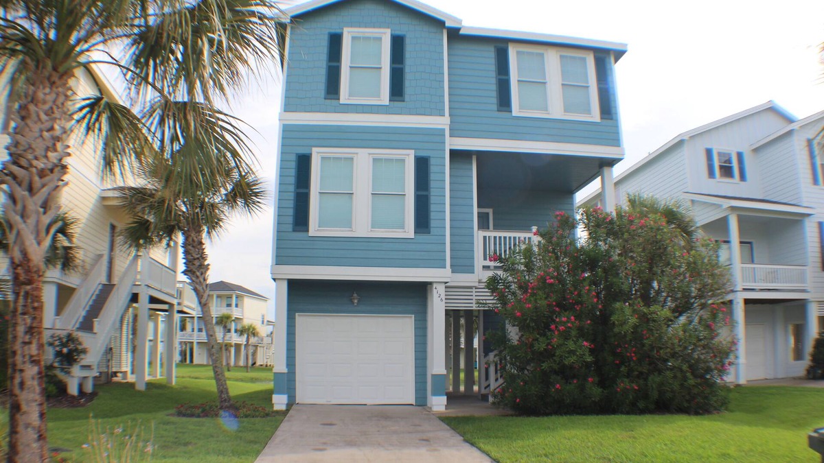 Galveston Cottage | Book your next getaway at Sea La Vie 4/4 Cottage In Pointe West