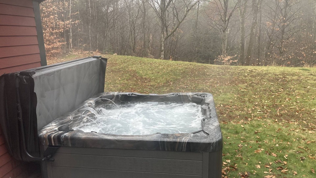 Thornton House | Book your spring getaway now. Private hot tub and a pellet grill/smoker.