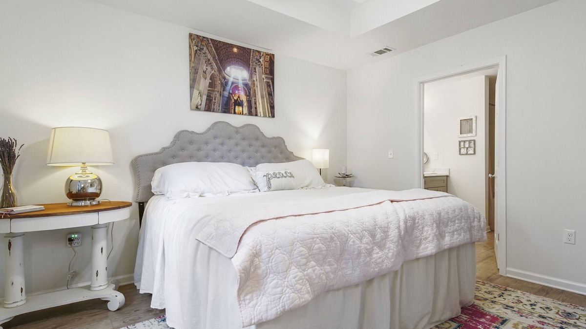 De Funiak Springs House | Booking fall and the Holidays now Historic Lake DefuniaknBeautiful country home.