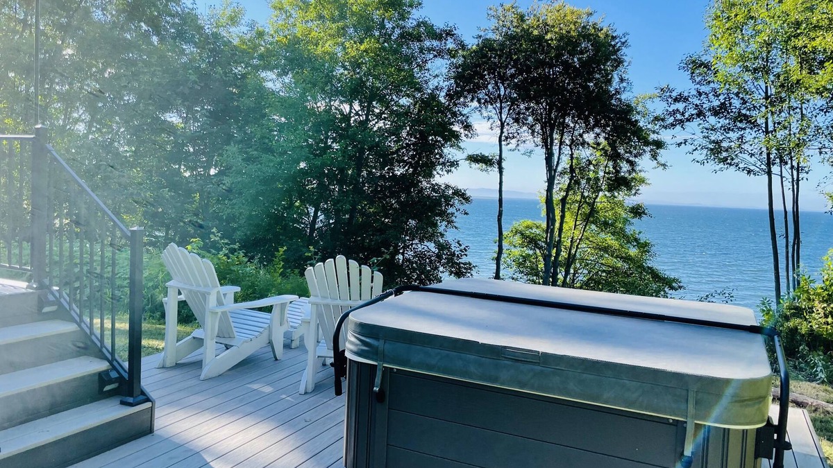 Port Angeles East House | Booking Fall Now! Gorgeous View Home, Beach and ODT + Hot Tub + Dog Friendly