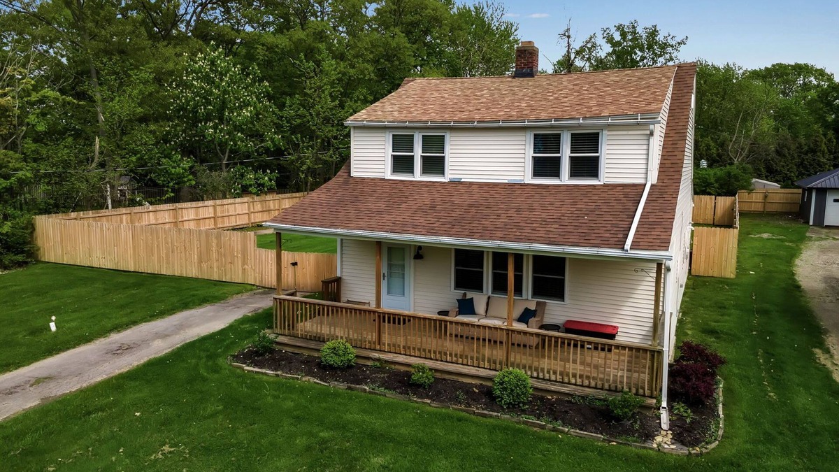 Lake Erie Beach House | ~Booking Year-Round~ 3BR 2BATH Fully-Remodeled Lakeside Home