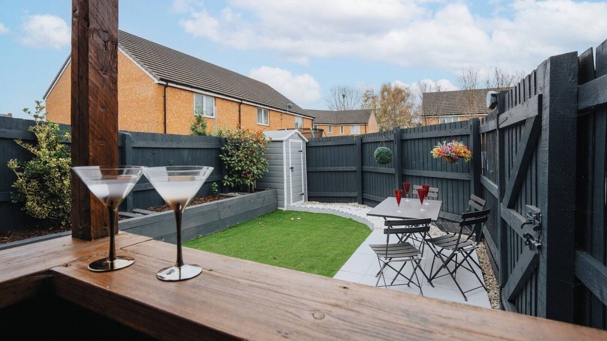Bootle House | Bootle Haven - 2BD Retreat with Garden