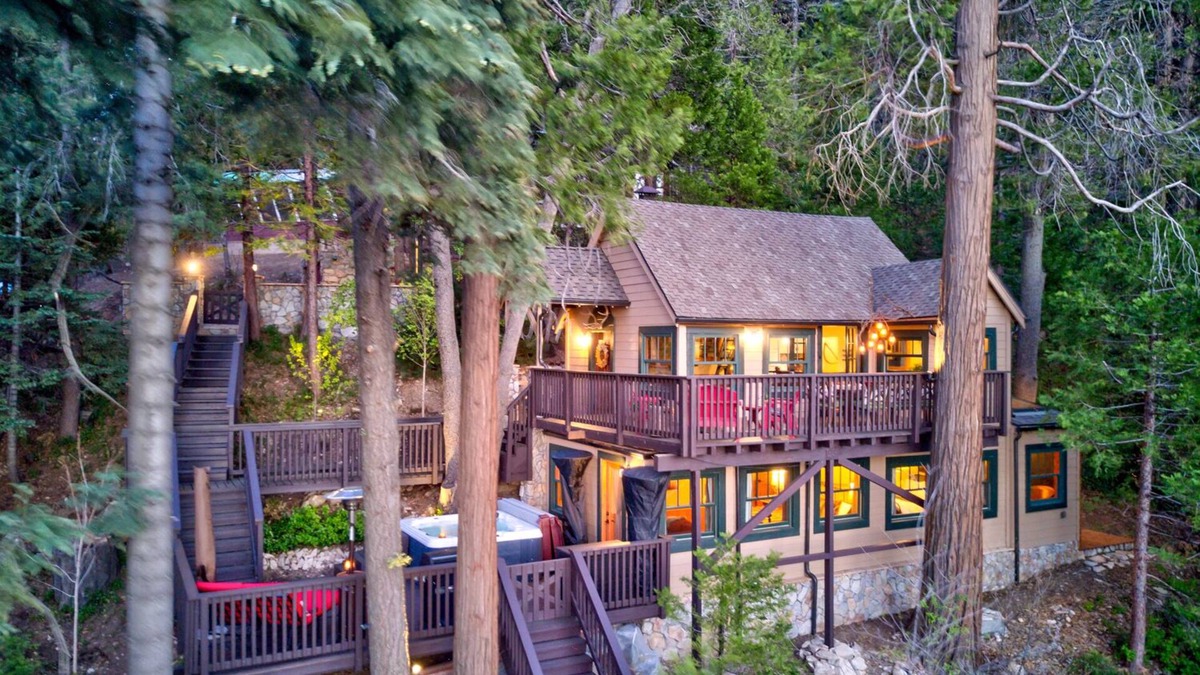 Lake Arrowhead Cabin | Bootlegger's Run
