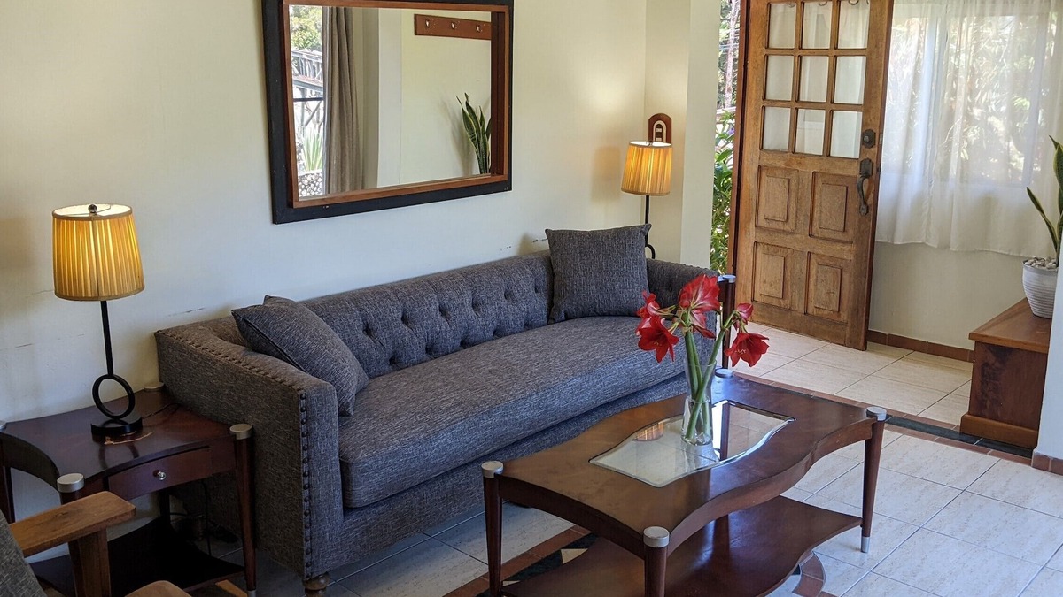 Boquete House | Boquete Panama CV3 Walk to town, views, river, gardens and bird watching