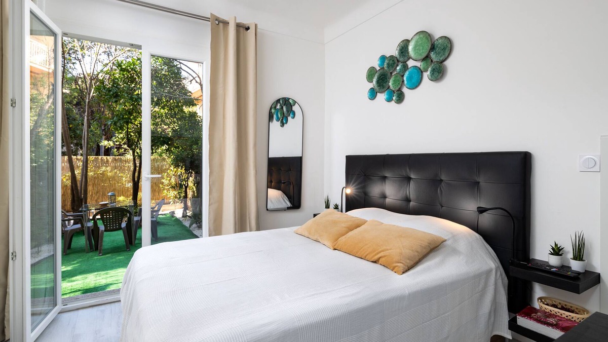 French Riviera Apartment | Bord de Mer, Studio Avec Jardin