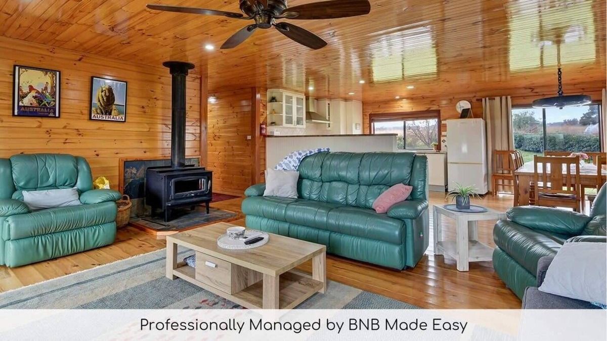 Lidster House | Boree Lane - Farm stay near Wineries, Woodfire