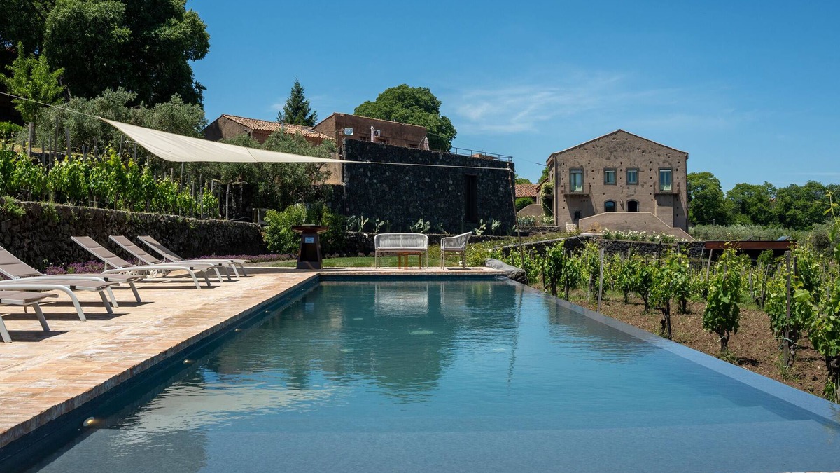 Rovittello House | Borgo Rovittello, traditional Sicilian house immersed in vineyards.