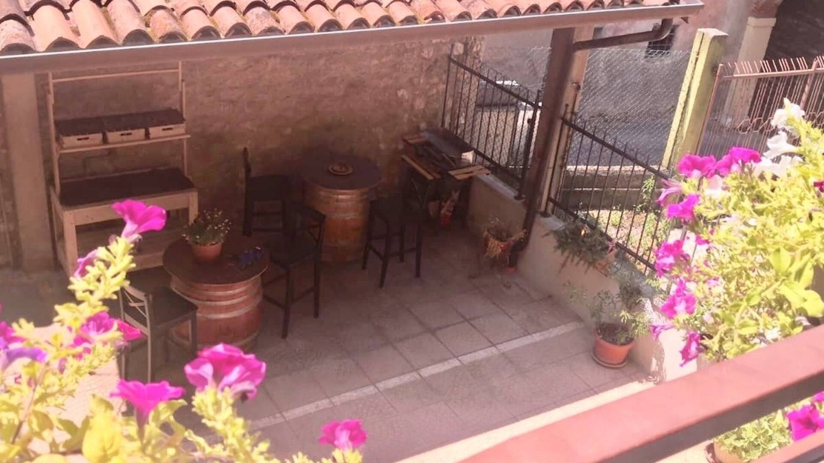 Roe Apartment | BORGO VOLCIANO APP2
