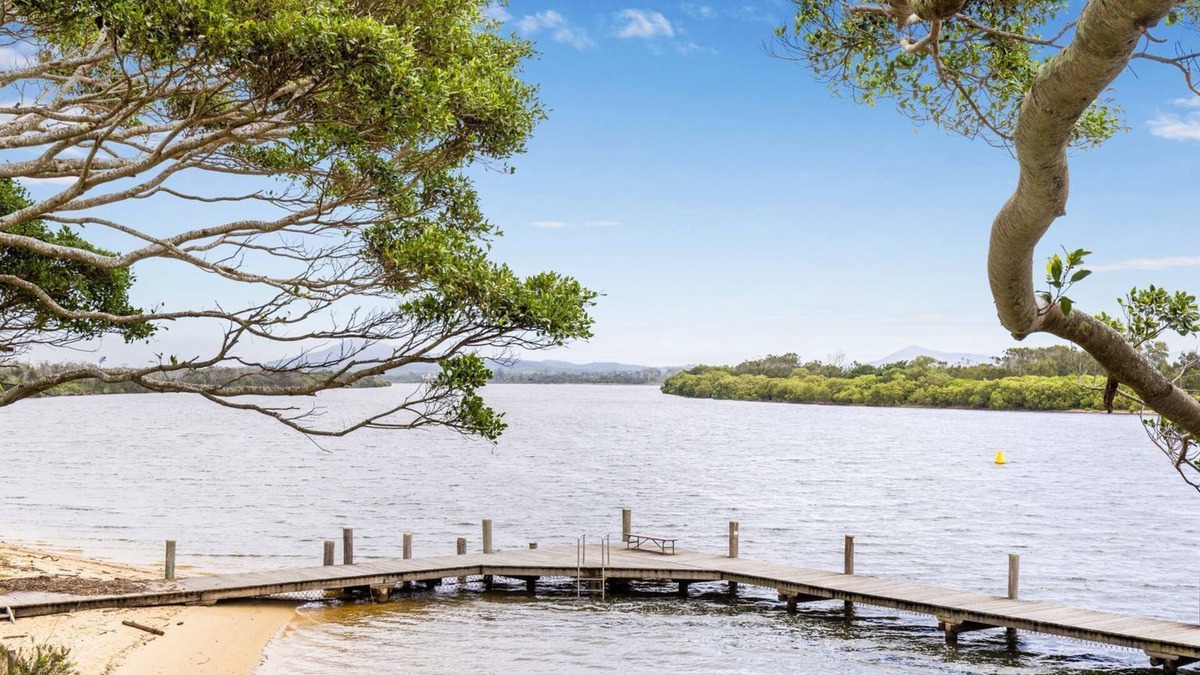 Mylestom House | Boronia Avenue, 18 - Stroll to the river, walk to the beach