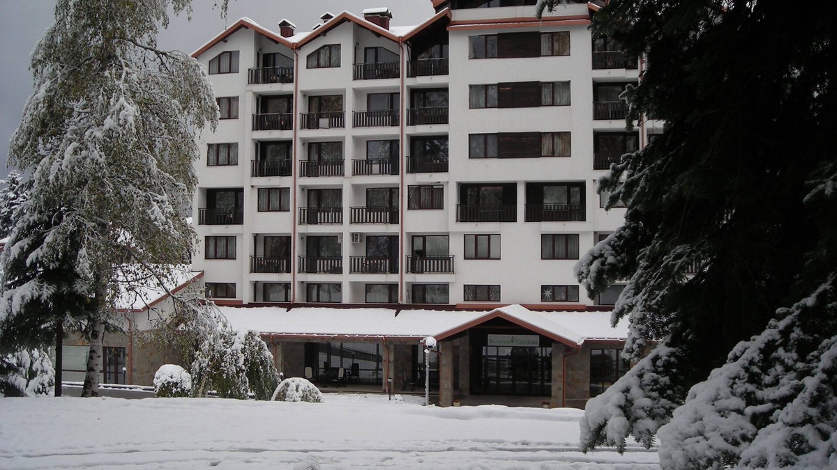 Borovets Condo | Borovets Gardens Chalet flat - close to slopes and mountain views