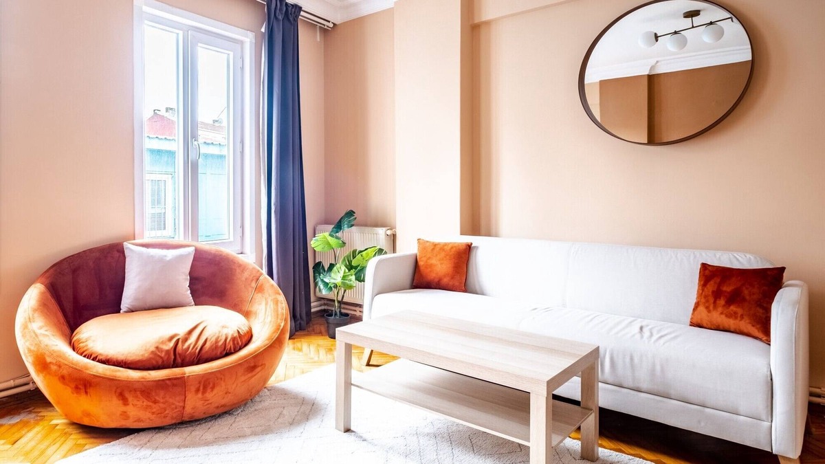 Ortakoy Apartment | Bosphorus Bliss, 2 Min to Ortakoy, Balcony View