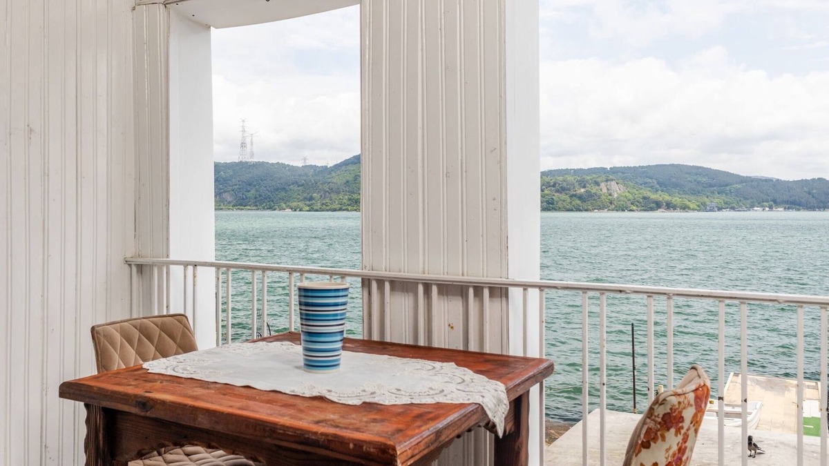 Sariyer Apartment | Bosphorus View Dreamy Mansion Right by Sea
