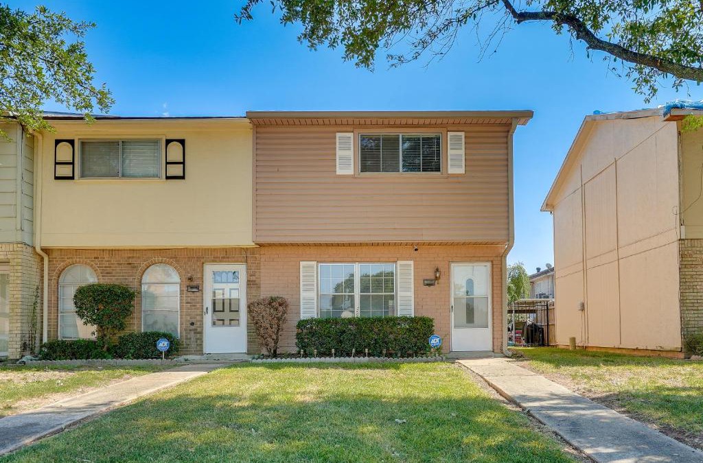Bossier City House | Bossier City Townhome with Patio and Outdoor Dining!