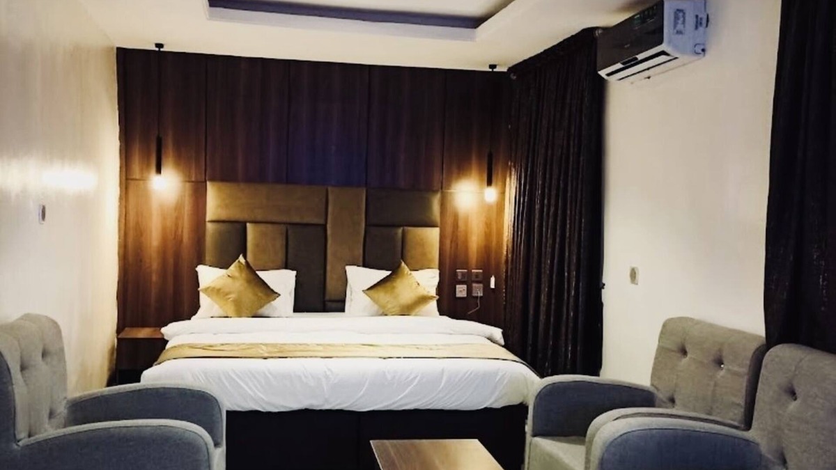 Obosi Hotel | Boston Hill Resort & Hotel Ltd