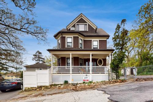 West Street - River Street House | Boston’s Convenient Gem
