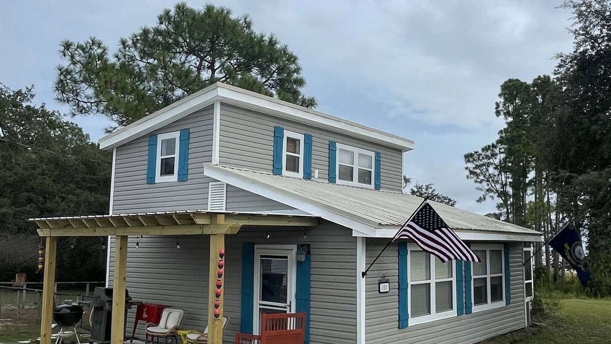 Lanark Village House | Bosun Joe's Boathouse 2BR/2BA close to boatramp