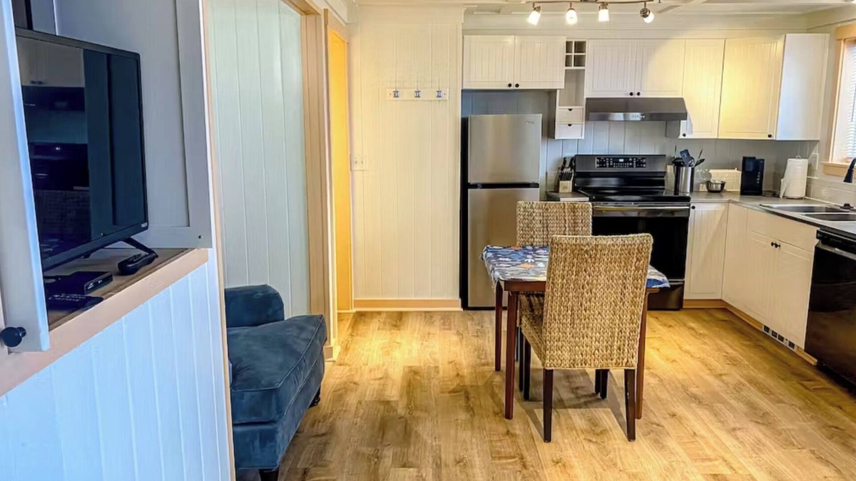 Pacific Beach Apartment | Bosun's Locker