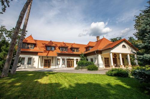 Danszentmiklos House | Botanica