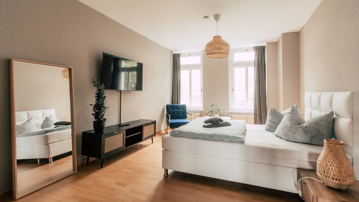 Zentrum-Ost Apartment | *Botanical* 2-room apartment with kitchen - Luga Homes - Townhouse