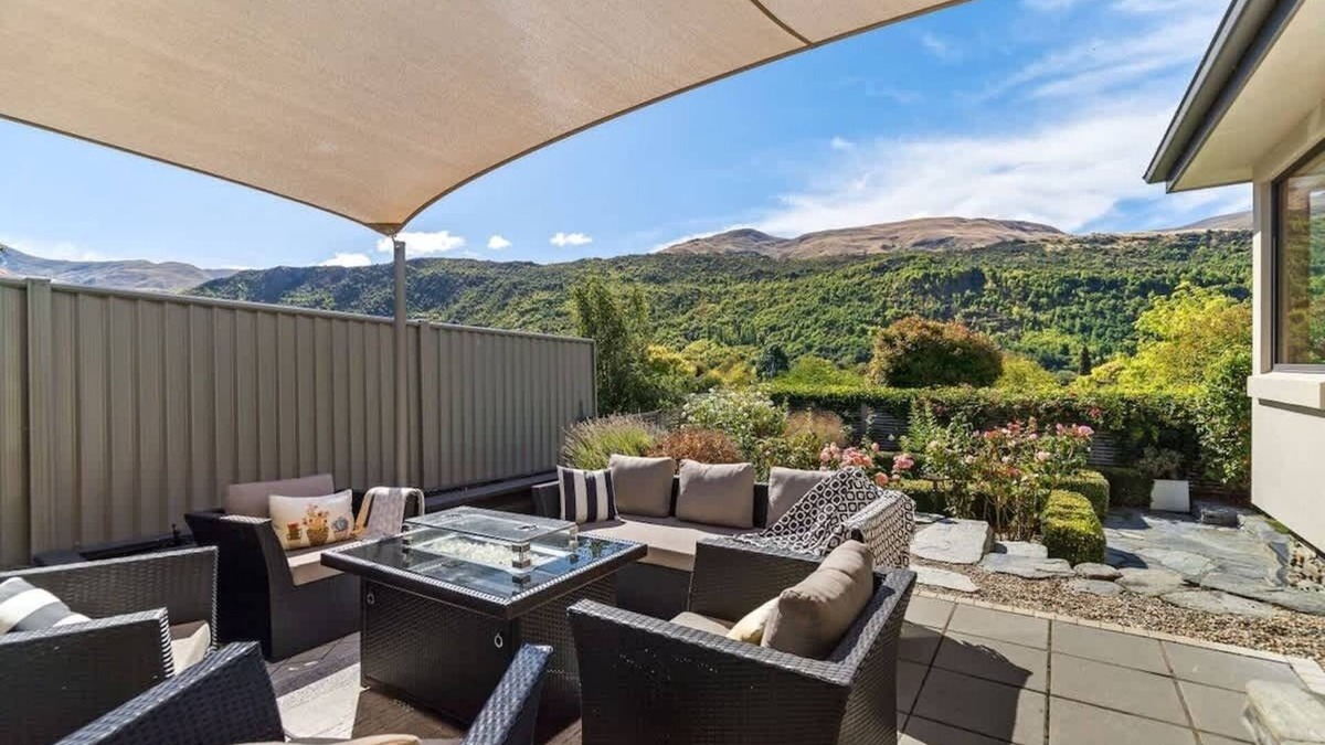 Arrowtown House | Botanical Bliss Summa