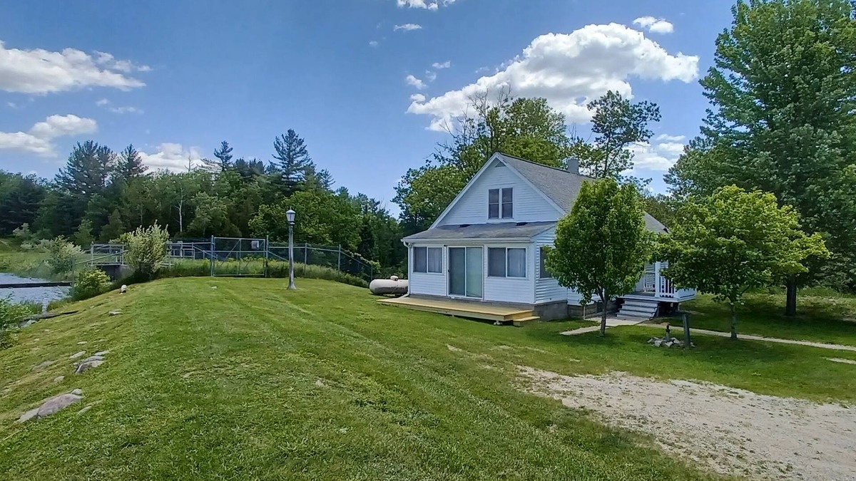 West Branch Cottage | Both Lake and River frontage! Great fishing!