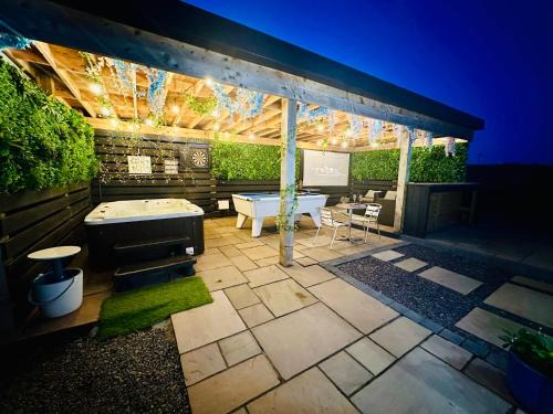 Newmilns Ski Chalet | Bothy Farm Stay Sleeps 2 HotTub and Pool Table Children Welcome Ayrshire Rural Retreats
