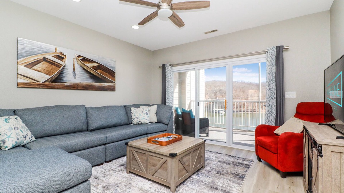 Camdenton Condo | Bottomless Retreat | Sleeping 6 Guests