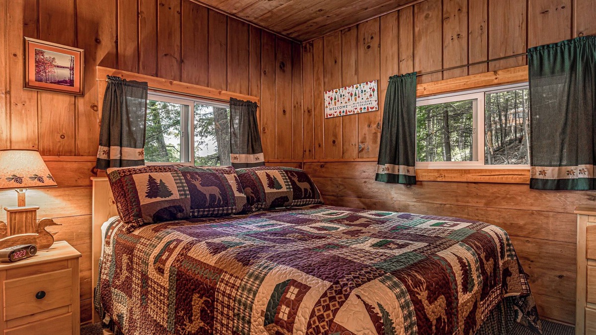 Minocqua Cabin | Bouchard Shores Resort on Lake Tomahawk - Timbers Cabin