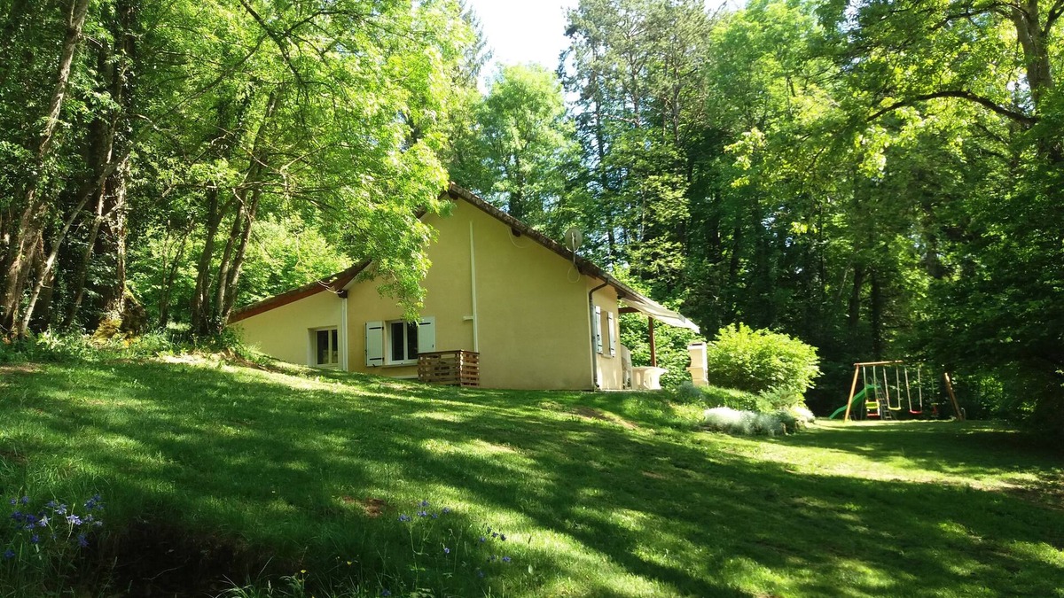 Bouilland House | Bouilland - Independent house in wooded property of 6500 m² - France