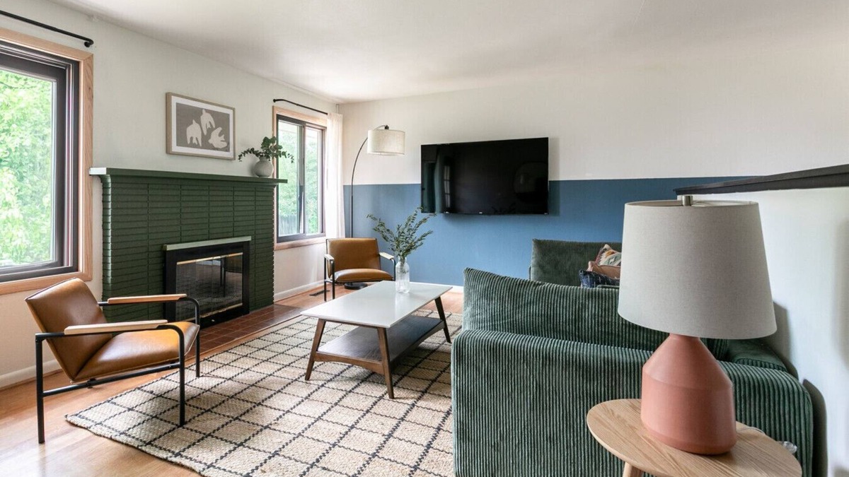 South Boulder House | Boulder Basecamp – 6BR Home w/Deck & Views