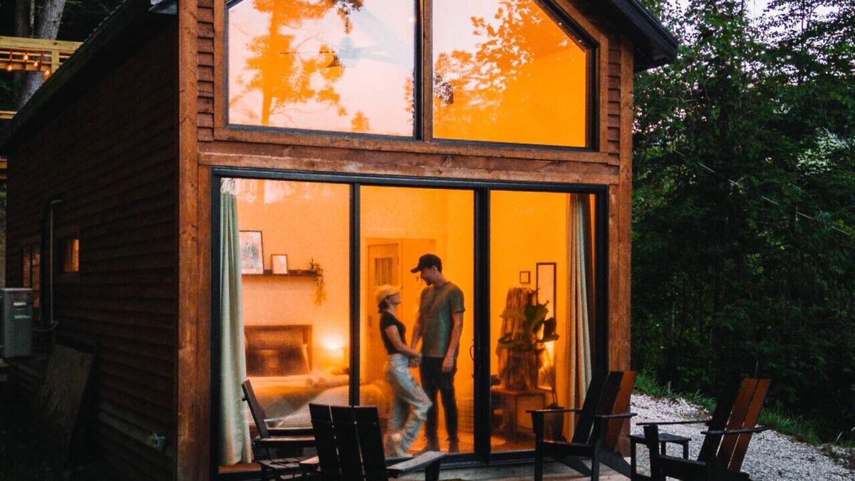 Rogers Apartment | Boulder Mounted Hot Tub | Sleeps 4 | Romantic Stay