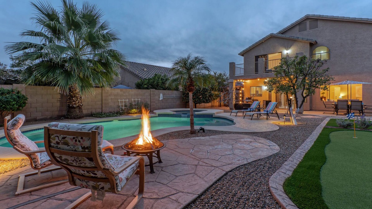 Boulder Mountain Highlands House | Boulder MT Highlands: Near Golf & Trails, POOL w/Opt Heat, Spa, Putt Green, King Beds & TVs All BRs