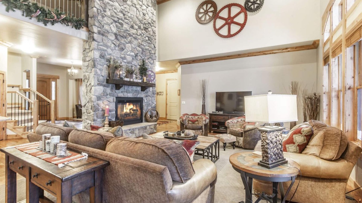 Sundance Cabin | BOULDER RIDGE - 7 BD, HUGE THEATER, POOL TABLE, HOT TUB, SAUNA