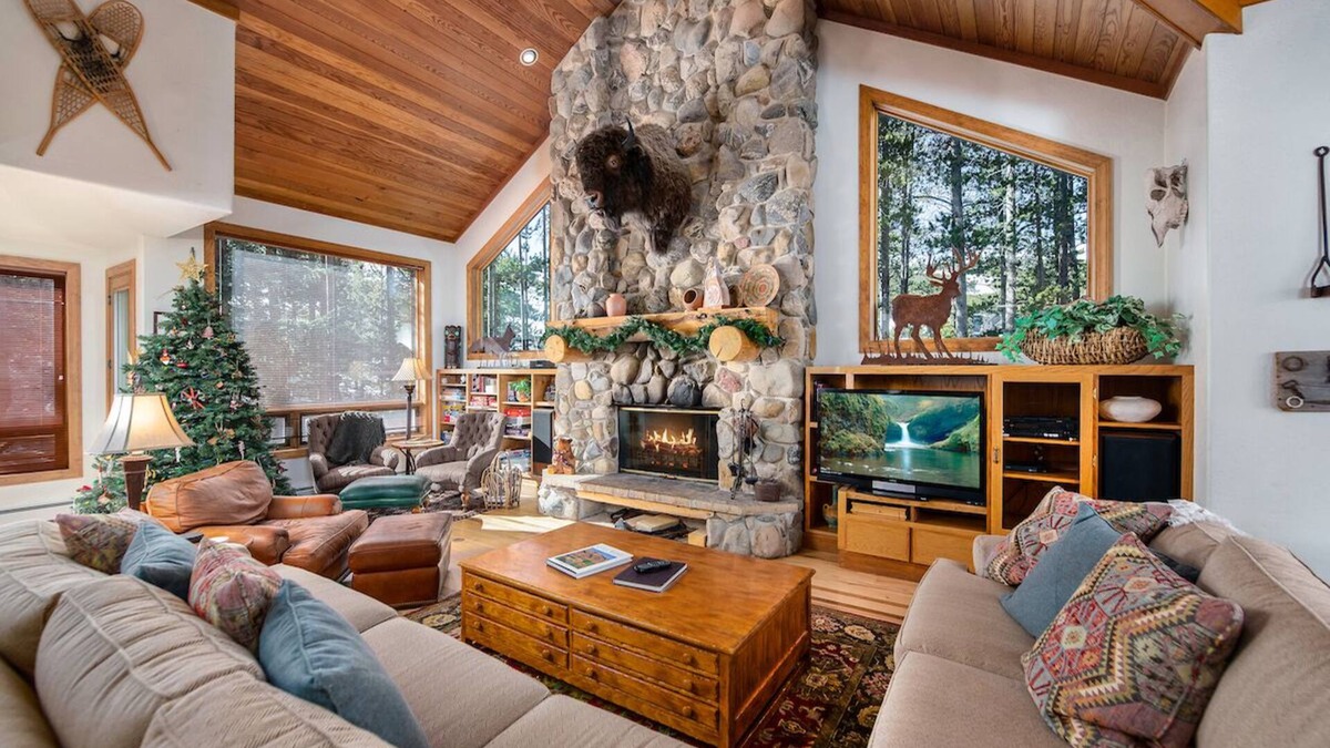 Boulder Ridge House | Boulder Ridge Lodge: Huge Ski-In Home, Sleeps 16