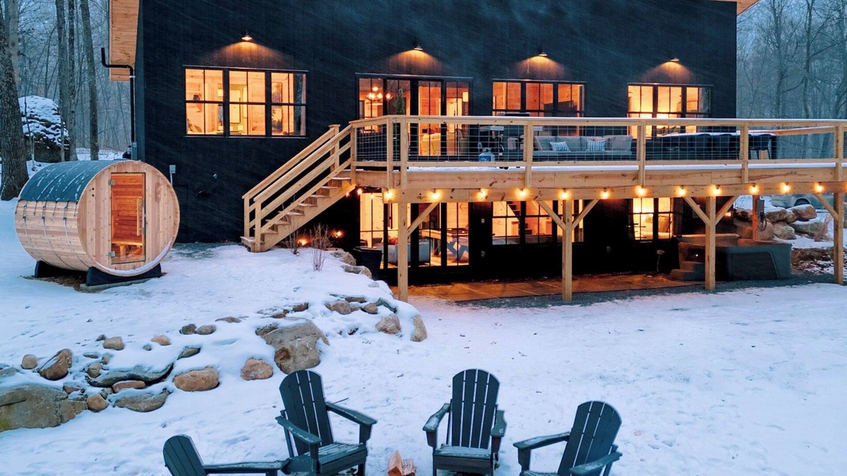 Sunderland Cabin | Boulder Run Cabin-Mountain Views/Sauna/Hot Tub/EV Charger